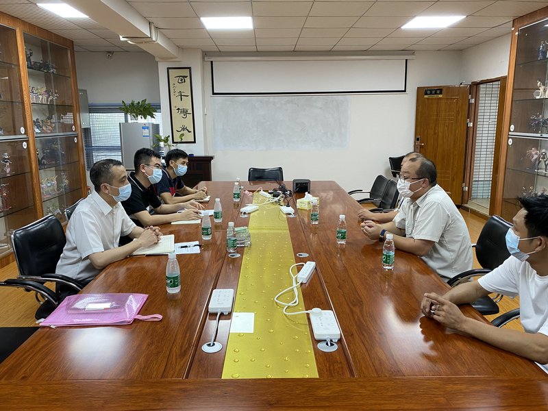 市商务局余炜光四级调研员带队赴横沥、东坑开展疫情防控及安全生产督导